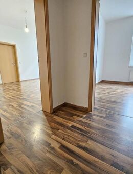 Renovierte 2-Zimmer Wohnung mit Eckbadewanne - Zwickau