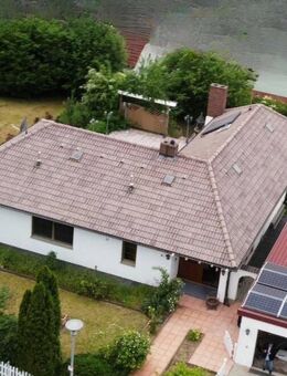 Charmanter Bungalow mit großem Garten und Baugrundstück in ruhiger Lage von Grosshabersdorf - Großhabersdorf