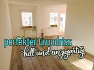 einzigartig gestalteter Grundriss, Bad mit Wanne und Dusche sowie HWR - Chemnitz