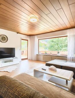 Großzügige 4-Zimmer-Wohnung mit Balkon,optionalem Gartenanteil und Garage in ruhiger Lage von Landau - Landau (Isar)