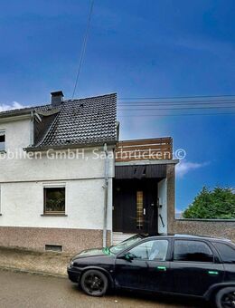 Doppelhaushälfte mit Balkon und drei Garagen - Friedrichsthal (Saarland)