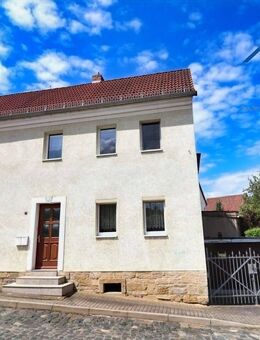 Einfamilienhaus mit Einbauküche, Garage und Gartenbereich im Herzen von Droyßig zu verkaufen! - Droyßig