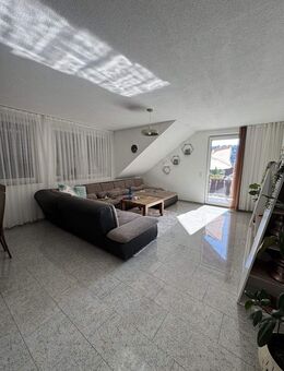 Stark im Markt: Dreifamilienhaus mit Gewerbe, Rohbau und 8 Stellplätzen - Sulz (Neckar)