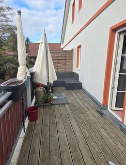 Landluft schnuppern - schöne 3 RW mit großem Balkon & Stellplatz - Brüheim