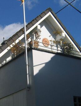 BENSBERGNÄHE ~ ENERGIEBEWUßT SANIERTES DORFHAUS ~ 1 GARAGE ~ 2 PARKPLÄTZE ~ KEIN GARTENLAND - Overath