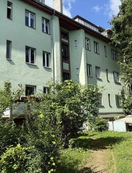 Gepflegtes Mehrfamilienhaus mit 11 Einheiten in Berlin - Karlshorst - Berlin