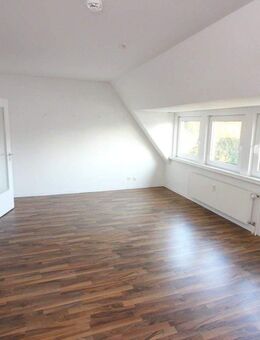 2 Raum Dachgeschoss Wohnung in toller, ruhiger Lage - Velbert