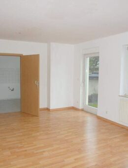 Ruhige 3-Zimmer-Wohnung mit Terrasse, separater Küche und Laminatboden am Rande von Königsbrück - Königsbrück