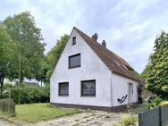 Viel Potential zum fairen Preis - Einfamilienhaus mit 4 Zimmern und großem Eckgrundstück - Brake (Unterweser)