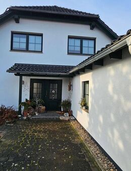 sehr hochwertiges, großes Wohnhaus mit viele Nebengelass - Sangerhausen