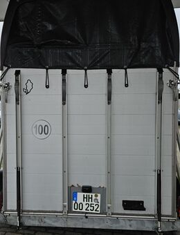 Pferdeanhänger Blomert Nairobi - Hamburg