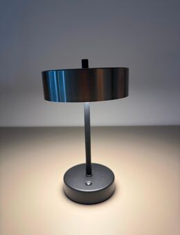 STEEL DOT – RUNDE LED-TISCHLEUCHTE AUS METALL MIT AKKU - Hamburg Hamburg-Nord