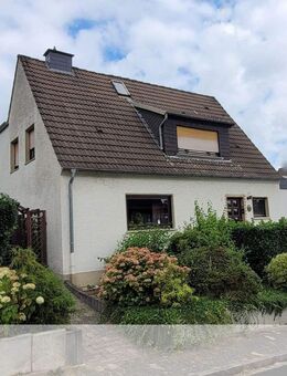 Geräumiges Ein-/Zweifamilienhaus in zentraler Lage von Wickede (Ruhr) - Wickede (Ruhr)