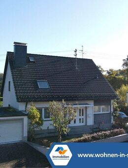 Gepflegtes Zuhause mit Einliegerwohnung, Wintergarten und 5 Garagen! - Wilnsdorf