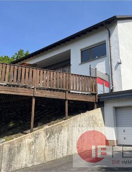 Modernes Mehrgenerationenhaus im ländlichen Wohnumfeld mit fantastischer Aussicht in Plettenberg! - Plettenberg