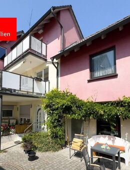 Großzügige Maisonettewohnung mit 5 Zimmern, 2 Küchen und 2 Balkonen - Wohnen mit Hauscharakter - Mainhausen