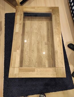 Massivholz Couchtisch mit Glasplatte - Panker