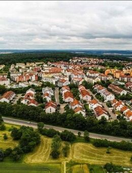 Schöne 2,5 Zimmer Wohnung in Böblingen mit Stellplatz - Böblingen