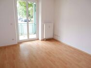 Wohnen an der Humboldthöhe / geräumige Küche + Bad mit Wanne + Balkon - Chemnitz