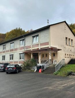 Ehemaliges Schulhaus in Alleinlage - Lohnweiler