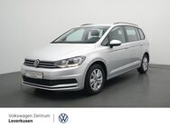 VW Touran, 1.5 TSI Comfortline, Jahr 2022 - Leverkusen