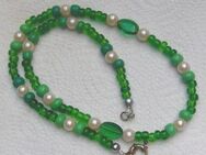 Halskette mit grünen Rocaille und Zuchtperlen - Stemmen