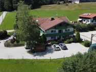 Bauernhaus bei Siegsdorf - 4 Wohneinheiten - Stall - Tenne - 8.000qm Stellplatzfläche - Siegsdorf