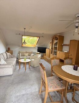 Zentral, hell, gemütlich - Dachgeschosswohnung mit Terrasse und Stellplatz - Bammental