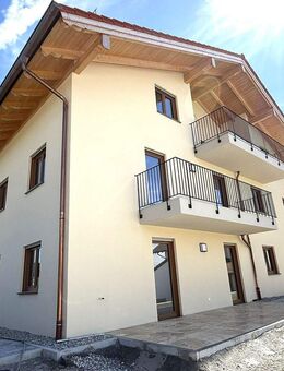 Erstbezug: hochwertige 2-Zimmer-Mietwohnung mit Aufzug, Terrasse und Tiefgarage - Schonstett
