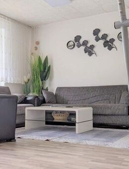 Gut geschnittene 4-Zimmer-Wohnung mit Balkon - Schwandorf