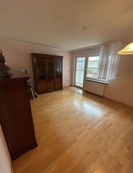 3-Zimmer-Wohnung mit Balkon, Carport & zusätzlichem großem Zimmer (mit eigenem Eingang) - Soltau