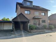 3-Zimmer Dachgeschosswohnung mit Balkon, Garage und eigenem Garten in Moers-Vennikel - Moers