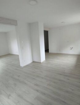 Lichtdurchflutete 3-Zimmer-Wohnung mit Balkon in Petersaurach - Petersaurach