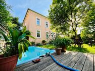 Eigene Etage im Zweifamilienhaus mit Garage, Carport und Gartenanteil mit Pool in Radebeul - Radebeul