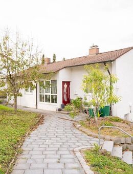 Gepflegtes Einfamilienhaus mit Einliegerwohnung, Wintergarten & großem Grundstück in Tuttlingen - Tuttlingen