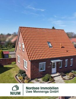 SOLIDES EINFAMILIENHAUS MIT GROSSEM GARTEN UND NEBENGEBÄUDE. - Hage
