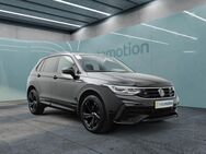 VW Tiguan, 2.0 TDI R-Line BLACK-STYLE BLACK IQ LIGHT, Jahr 2024 - München