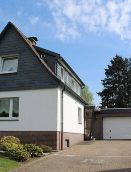 Wohnen im Grünen: Freistehendes Haus mit grossem Grundstück und 2 Doppelgaragen in sonniger Höhenlage von Wuppertal-Beyenburg - Wuppertal