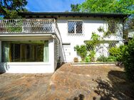 Interessantes Einfamilienhaus (sanierungsbedürftig) mit Garage auf Traumgrundstück in direkter Nähe zum Groß Glienicker See. - Berlin