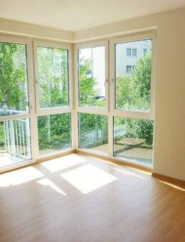 Lichtdurchflutet & gut geschnitten: 2-Zimmer-Wohnung mit Balkon - Augsburg