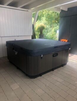 Jacuzzi 1400 Liter für 6 Personen - Ottersweier