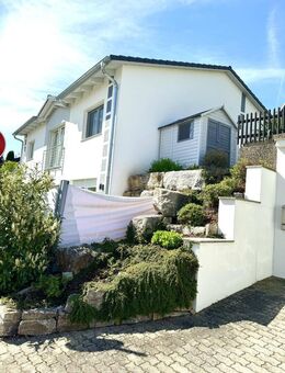 Zweifamilienhaus - TOP Lage in NEA - fast wie NEU !!! - Neustadt (Aisch)