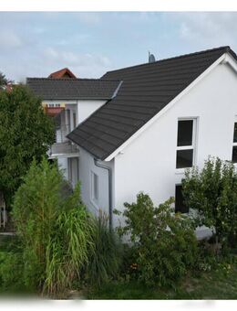 Zweifamilienhaus mit Carport, Balkon und Terrasse sucht neuen Eigentümer - Schönwölkau