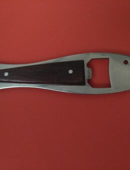 Älterer Flaschenöffner für Kronkorken in Haifischform mit Stadtsparkassen-Werbung - Hannover