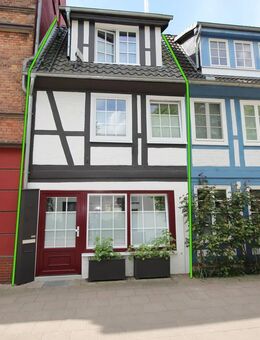 ENERGIEEFFIZIENTES HIST. STADTHAUS UMFANGR. RENOV. MIT BLICK AUF DEN KREIDEBERGSEE - LIEBHABEROBJEKT - Lüneburg