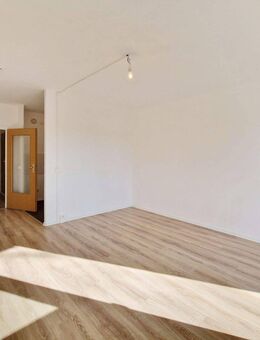 Zuhause ankommen! Platz für die ganze Familie! Wir renovieren Ihre neue 4-Zimmer-Wohnung! - Chemnitz