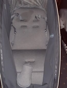 Maxi Cosi 3 in 1 - Stubenwagen, Hochstuhl und Liegesessel - Essen