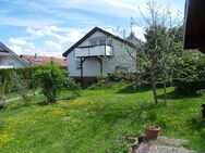 Freistehendes Haus in bester Lage mit DG- Wohnung/ ELW und großem Garten - Bodelshausen