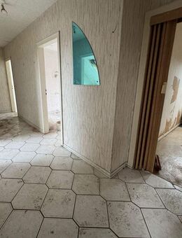 4 Zimmer Dachgeschosswohnung in Duisburg-Friemersheim - Duisburg