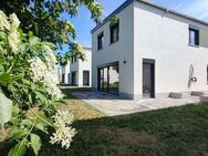 NEUBAU // EFH in Holz-Massiv-Bauweise mit pflegeleichtem Garten - Grafenrheinfeld